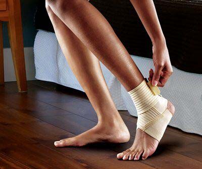 3M FUTURO Sprunggelenkbandage M
