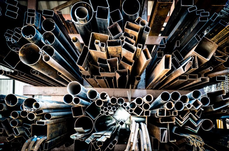 Metal core for assembling protector