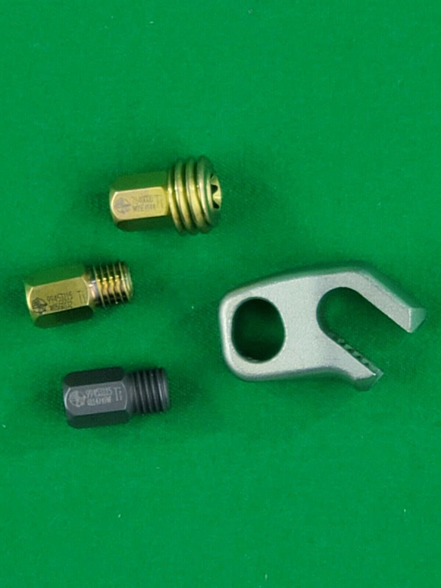 CASE 7220233 PEEK ROD SET SCREW MODULE