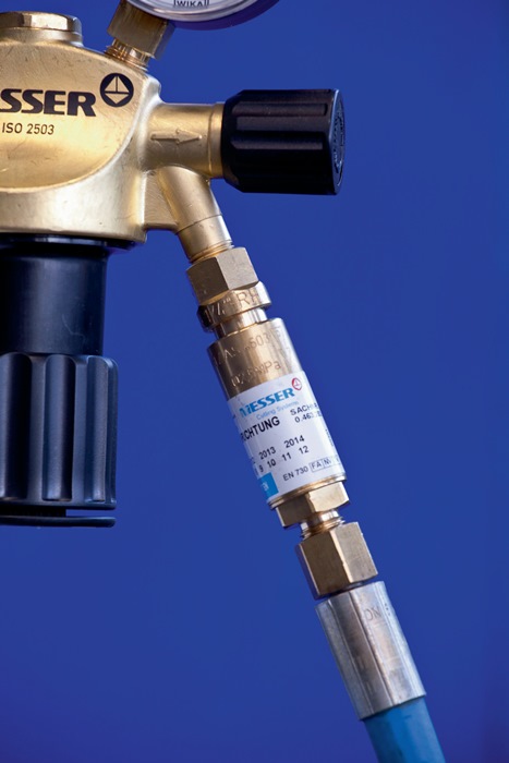 Stickstoffmonoxid Messer 200 bar, Gas zur medizinischen Anwendung, druckverdichtet